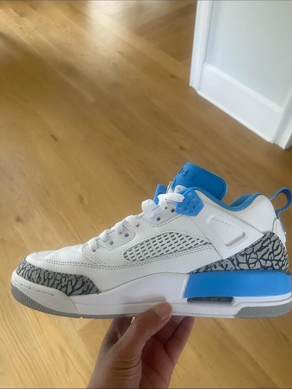 Jordan Spizike Low in White and University Blue